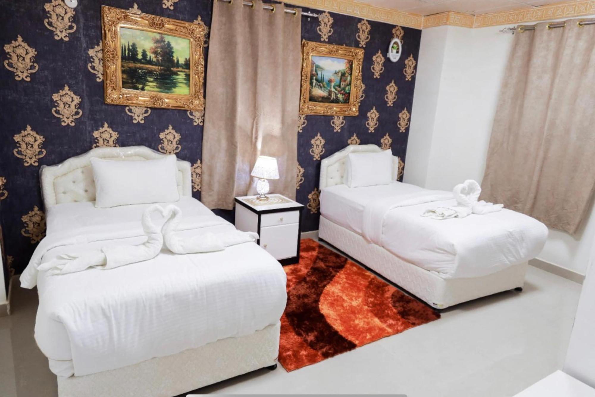 Capital O 141 Golden Rays Hotel Ibra Ngoại thất bức ảnh