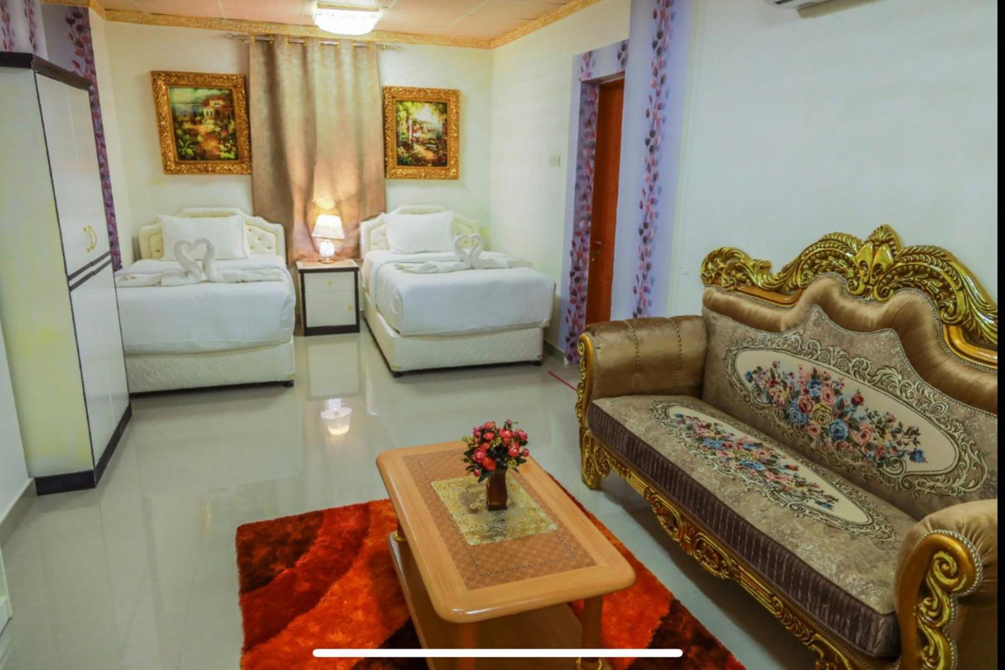 Capital O 141 Golden Rays Hotel Ibra Ngoại thất bức ảnh