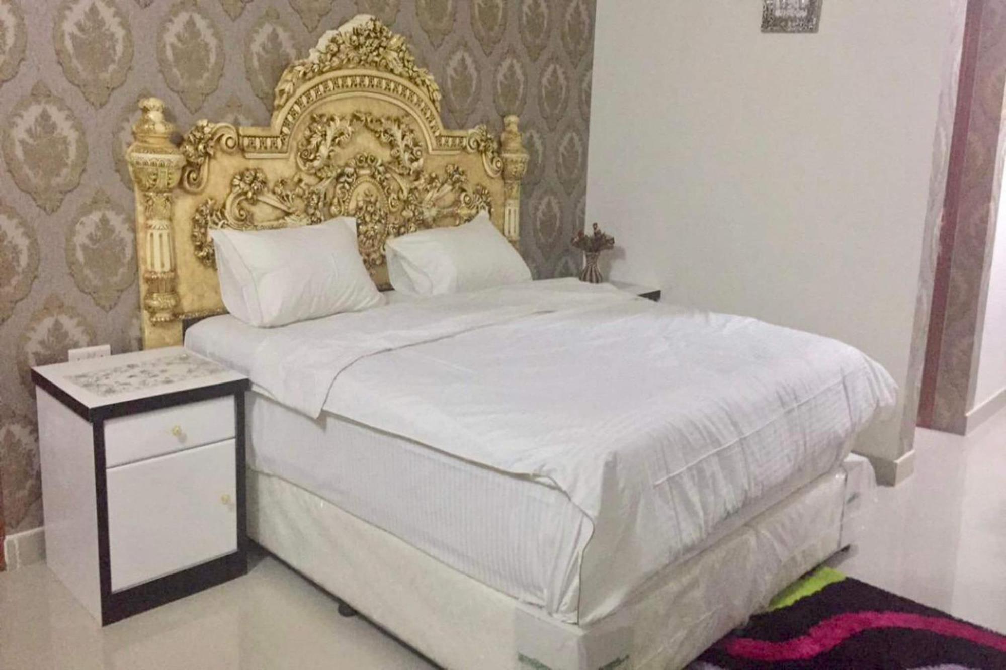 Capital O 141 Golden Rays Hotel Ibra Ngoại thất bức ảnh